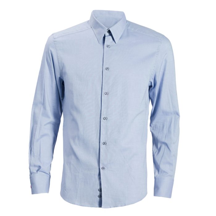 Camicia classica con bottoni in tessuto blu chiaro, manica lunga e colletto rialzato.